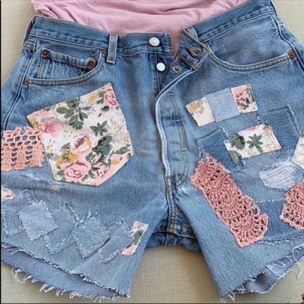LEVI’S Vintage 501 High Waist Button Fly Patchwork Cut Off Denim Jean Shorts - Picture 6 of 8